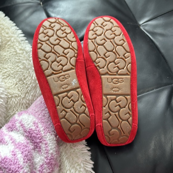 PRICE FIRM NO OFFERS Bright Red Ugg Slippers - Picture 5 of 5